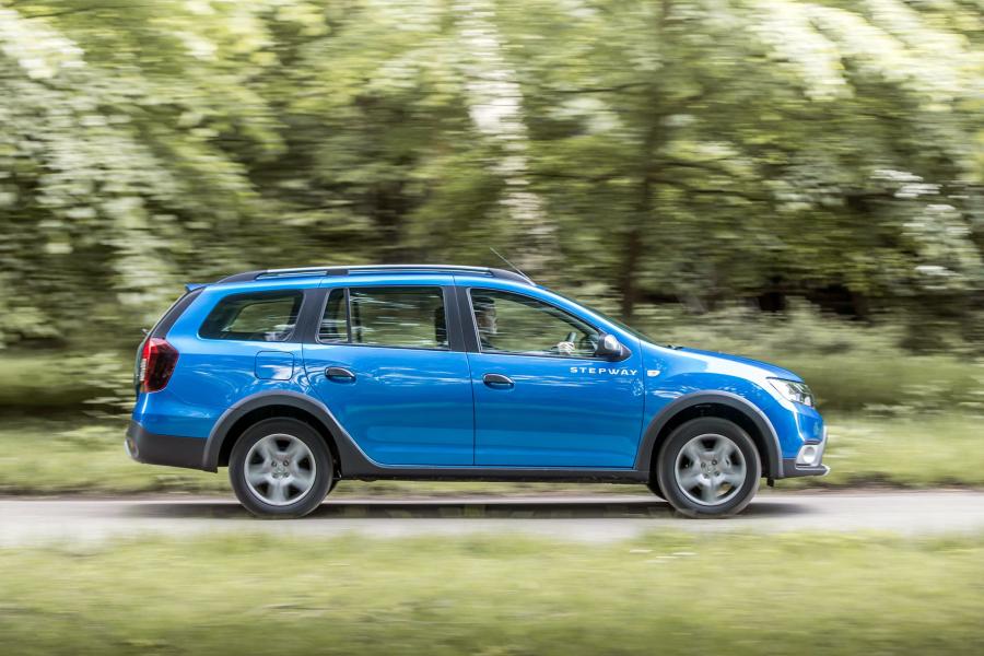  Dacia Logan MCV Stepway 2017 года  (UK) (фото 5 из 40)